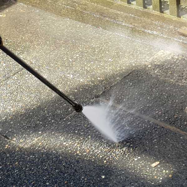 pressure washing a concrete in Savannah, GA