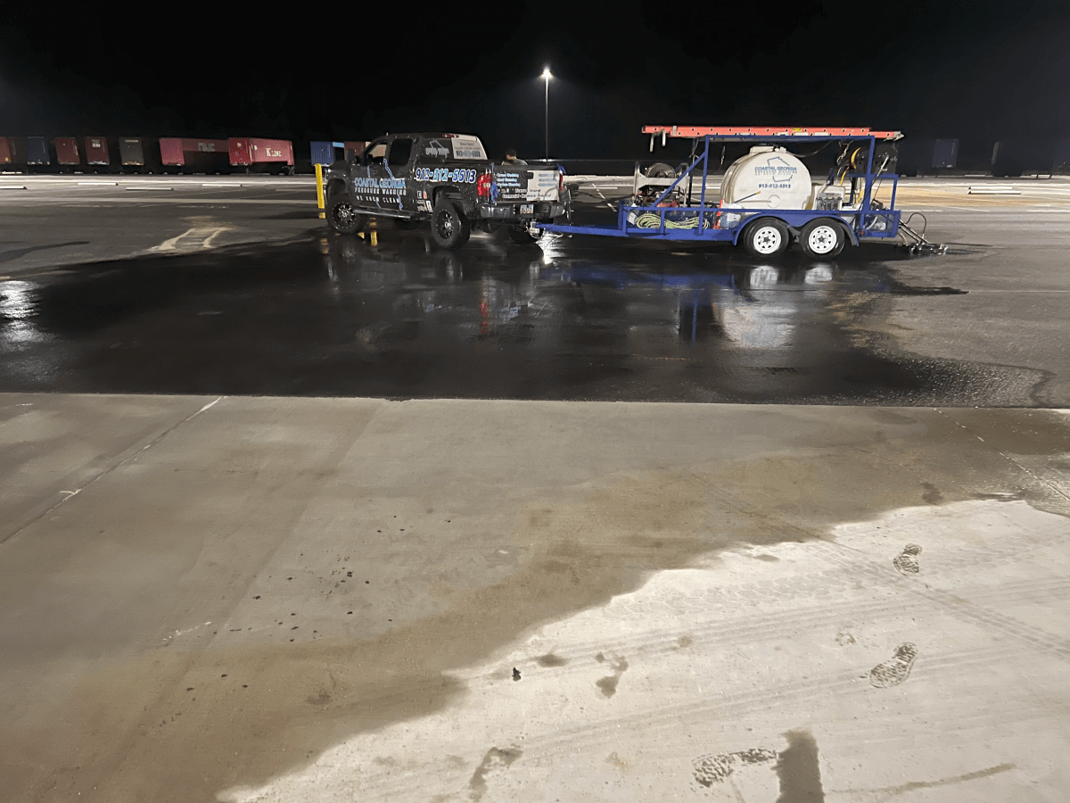commercial parking lot pressure washing in coastal georgia