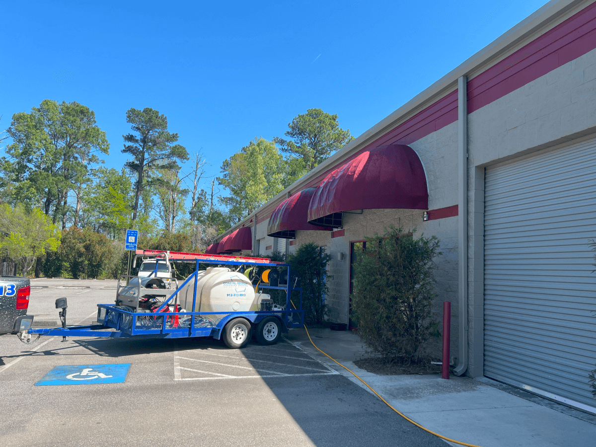 soft-washing-the-exterior-of-a-Hinesville-business